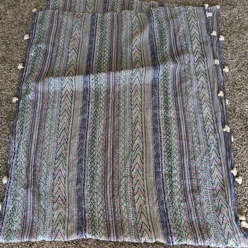 Gap Geometric Print Tassel‎ Scarf